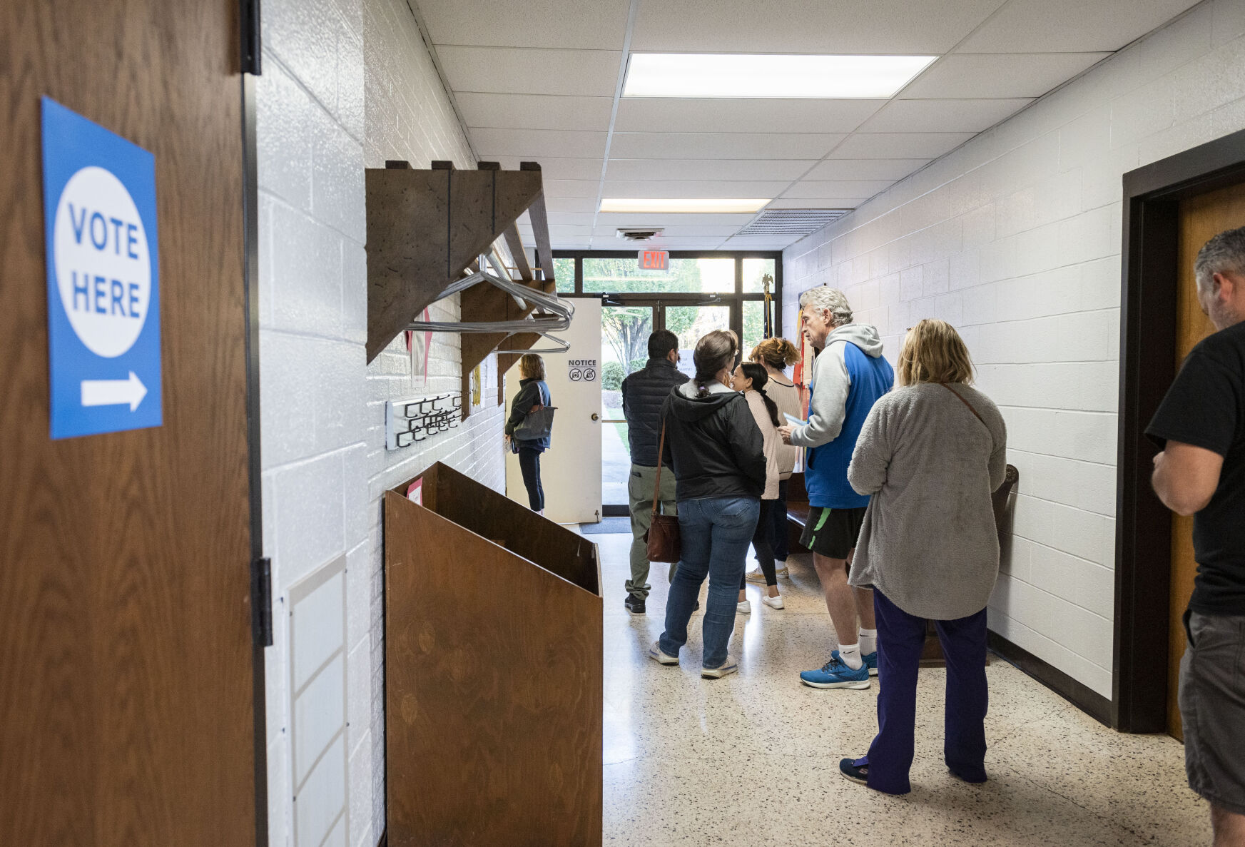 Voting and campaigning on election day